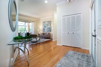 8122 Misty Oaks Blvd in Sarasota, FL - Building Photo - Building Photo