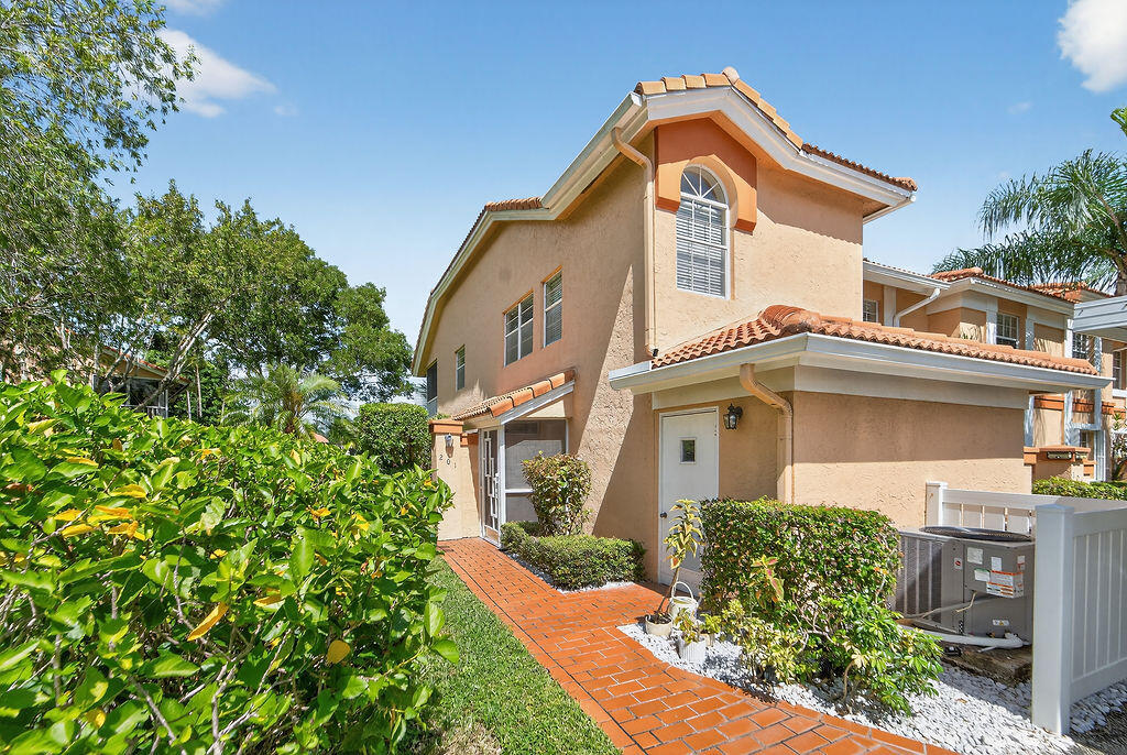 9673 Shadybrook Dr in Boynton Beach, FL - Building Photo