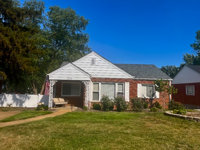 property at 1500 Pinetree Ln