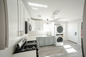 2242 N Lavergne Ave-Unit -2 in Chicago, IL - Building Photo - Building Photo