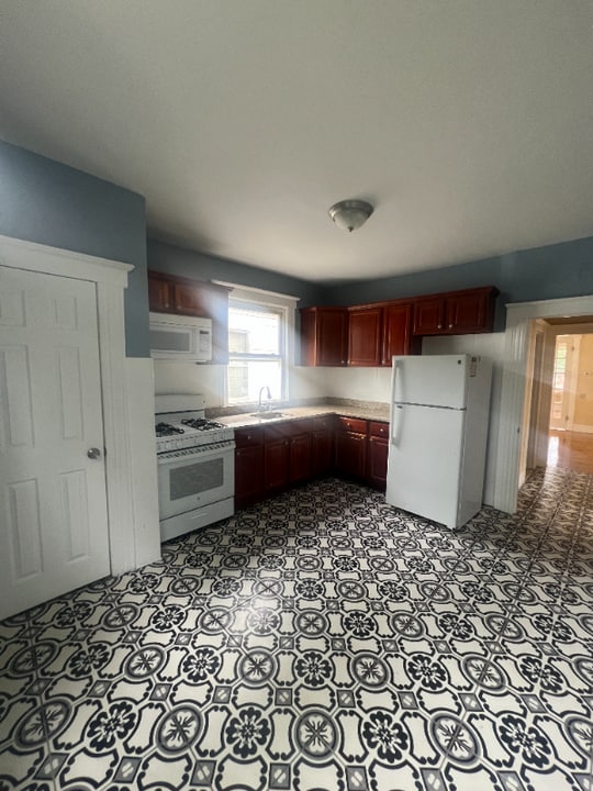18 Cambridge St in East Orange, NJ - Building Photo