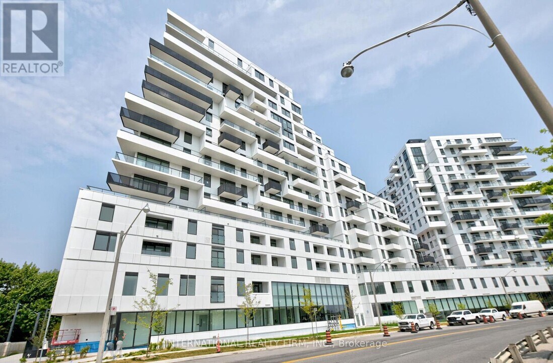 1050 Eastern Ave in Toronto, ON - Building Photo