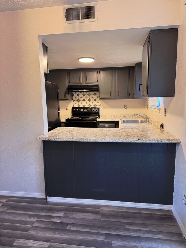 1013 Dickerson Dr SE, Unit C in Albuquerque, NM - Building Photo - Building Photo