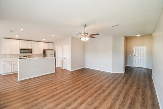 9287 Hawkeye Dr in Jacksonville, FL - Building Photo - Building Photo