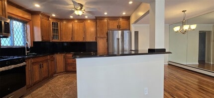253-30-253149 149th Rd in Queens, NY - Building Photo - Building Photo
