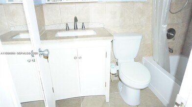 15640 SW 80th St in Miami, FL - Building Photo - Building Photo