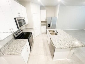 3939 SE Mentmore Ln in Stuart, FL - Building Photo - Building Photo