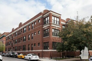2323 N Kedzie Blvd, Unit 1 in Chicago, IL - Building Photo