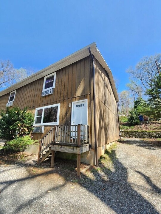 30 Success Ave in Asheville, NC - Building Photo
