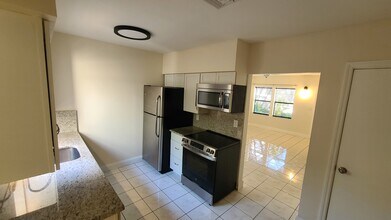 1516 NE 17th Ave in Fort Lauderdale, FL - Building Photo - Building Photo