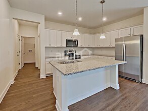 401 Pine Terrace Dr in Ruskin, FL - Building Photo - Building Photo