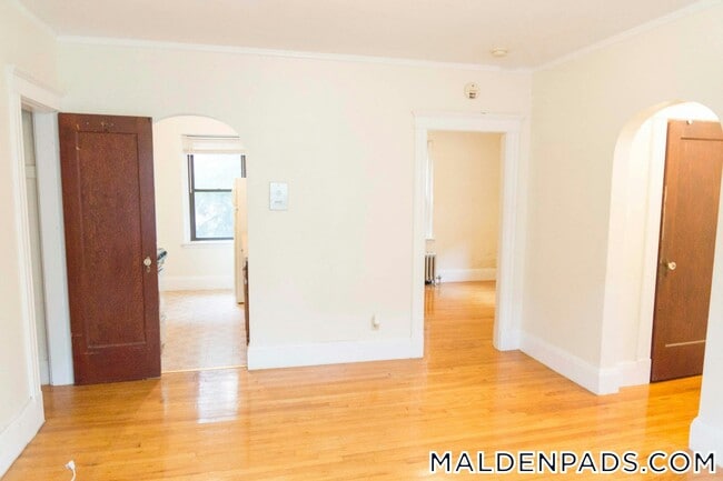 349 Pleasant St in Malden, MA - Building Photo - Building Photo