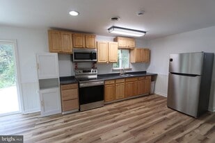 9540 Greenfield Rd in La Plata, MD - Building Photo