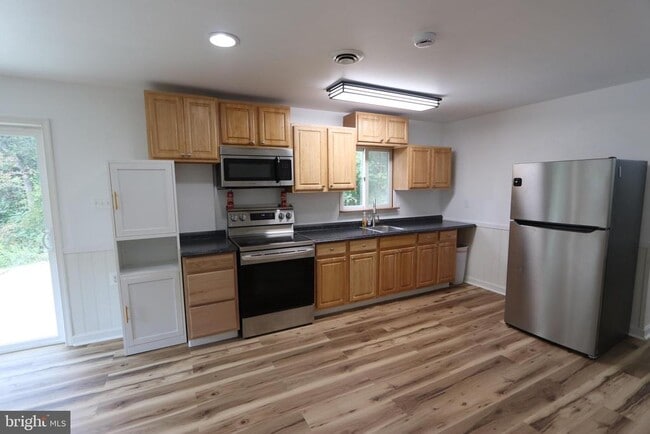 property at 9540 Greenfield Rd
