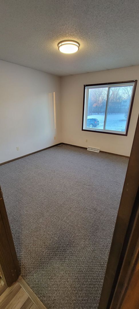 1133-1133 Oleson Rd in Waterloo, IA - Building Photo - Building Photo