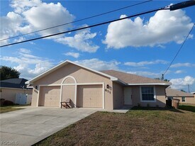 611 SE 5th St in Cape Coral, FL - Building Photo