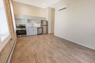 225 N Sibley Ave, Unit 3 in Litchfield, MN - Building Photo - Building Photo