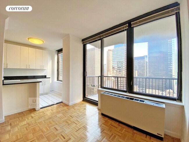 150 E 57th St in New York, NY - Foto de edificio - Building Photo