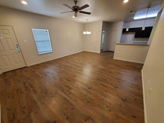 12002 Englewood Ave in Lubbock, TX - Building Photo - Building Photo