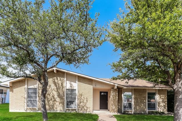 9426 Rolling Rock Ln in Dallas, TX - Building Photo - Building Photo