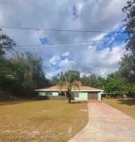 3526 King Dr in Sebring, FL - Building Photo