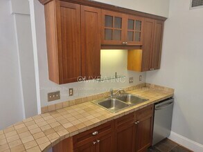 908 Juniper St NE in Atlanta, GA - Building Photo - Building Photo