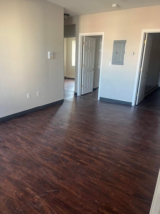 287 Hartwell St in Fall River, MA - Building Photo