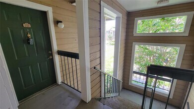 5500 Devonbriar Way, Unit 210 in Orlando, FL - Building Photo - Building Photo
