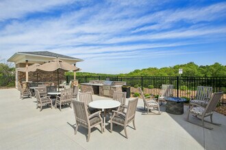 Bonavia Luxury Apartments in Shawnee, KS - Building Photo - Building Photo