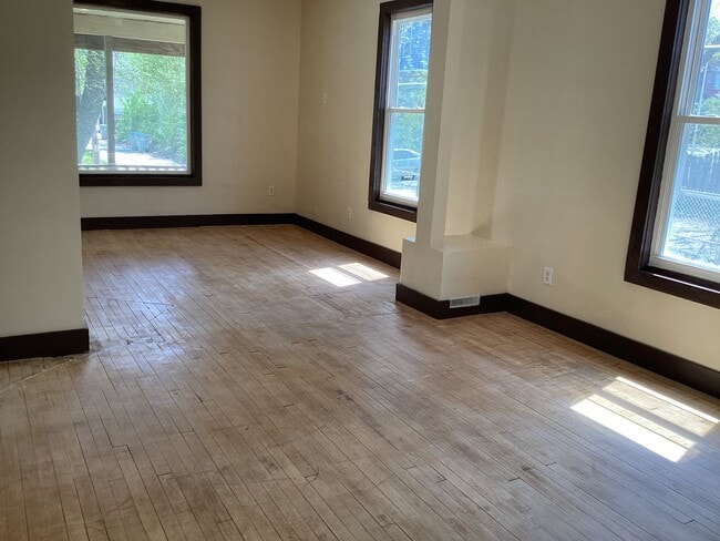 1219 N 33rd St in Milwaukee, WI - Building Photo - Building Photo