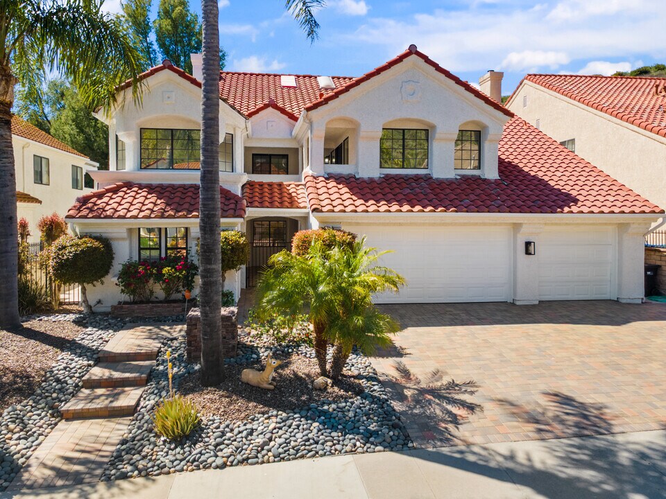 6143 Lake Lindero Dr in Agoura Hills, CA - Building Photo