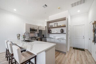 15000 S Richmond Ave in Houston, TX - Building Photo - Building Photo