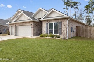 11672 Talla Dr in Ocean Springs, MS - Building Photo