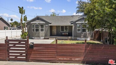 6712 Cedros Ave in Los Angeles, CA - Building Photo - Building Photo