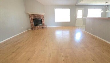 865 W Lynn Creek Dr in Arlington, TX - Building Photo - Building Photo