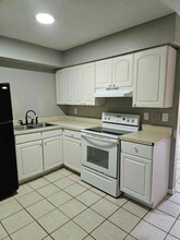 908 Lora St in Daytona Beach, FL - Building Photo - Building Photo