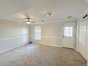 6410 Katherine Ann Ln in Springfield, VA - Foto de edificio - Building Photo