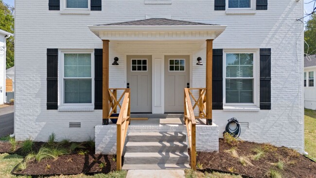 2130 Sharondale Dr in Nashville, TN - Building Photo - Building Photo