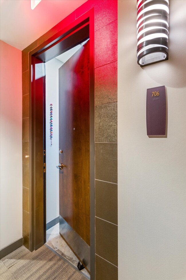 1510 Demonbreun St, Unit 706 in Nashville, TN - Building Photo - Building Photo