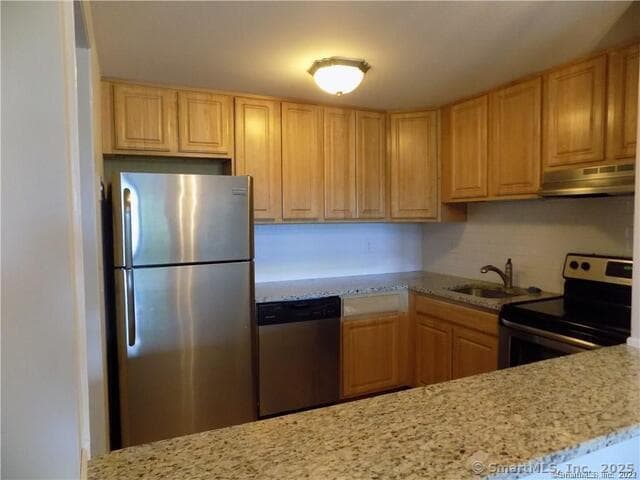 16 Fordyce Ct in New Milford, CT - Building Photo - Building Photo