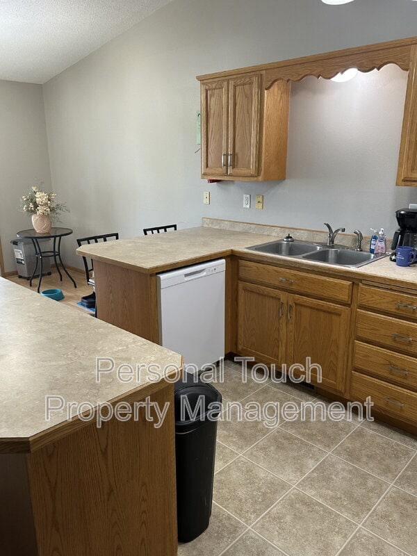 3400 10th St S in Moorhead, MN - Building Photo - Building Photo
