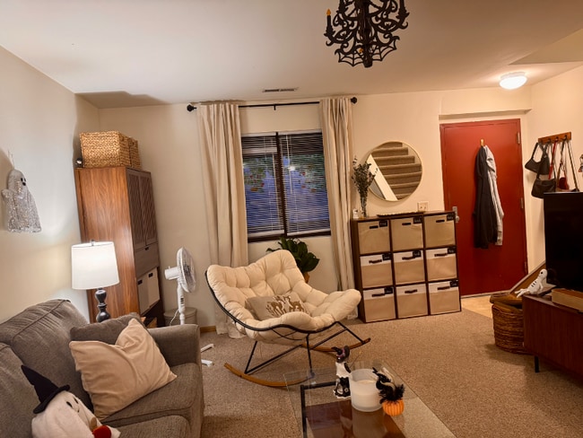 302 S Busey Ave in Urbana, IL - Foto de edificio - Building Photo