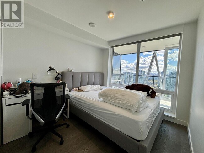 1111 Richards St in Vancouver, BC - Building Photo - Building Photo