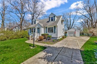 252 Royal Pkwy E in Buffalo, NY - Building Photo