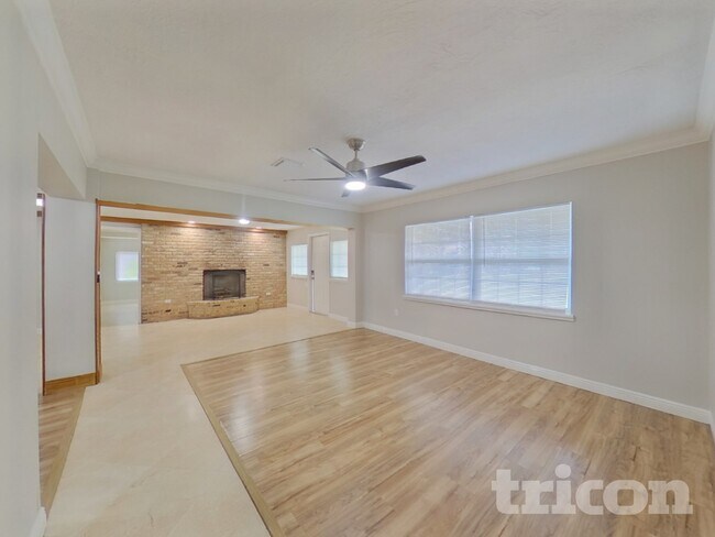 2406 Decottes Ave in Sanford, FL - Building Photo - Building Photo