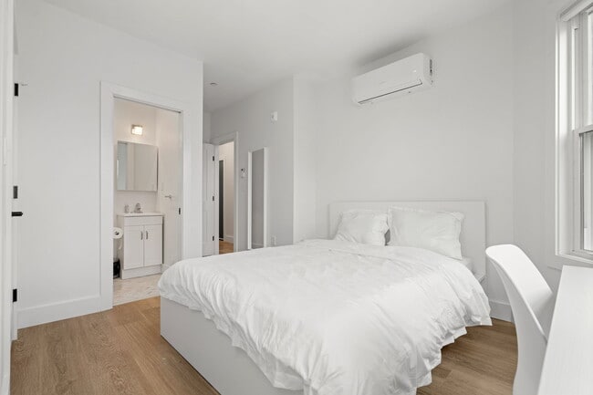 621 E 8th St, Unit 13A in Boston, MA - Foto de edificio - Building Photo