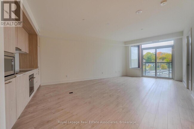 259 The Kingsway in Toronto, ON - Building Photo - Building Photo