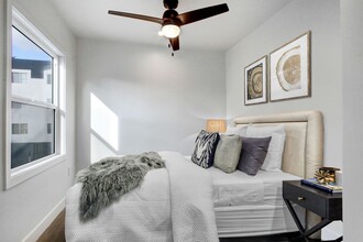 163 S Burlington Ave in Los Angeles, CA - Building Photo - Building Photo