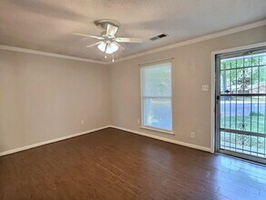 495 Greenview Cove in Collierville, TN - Foto de edificio - Building Photo