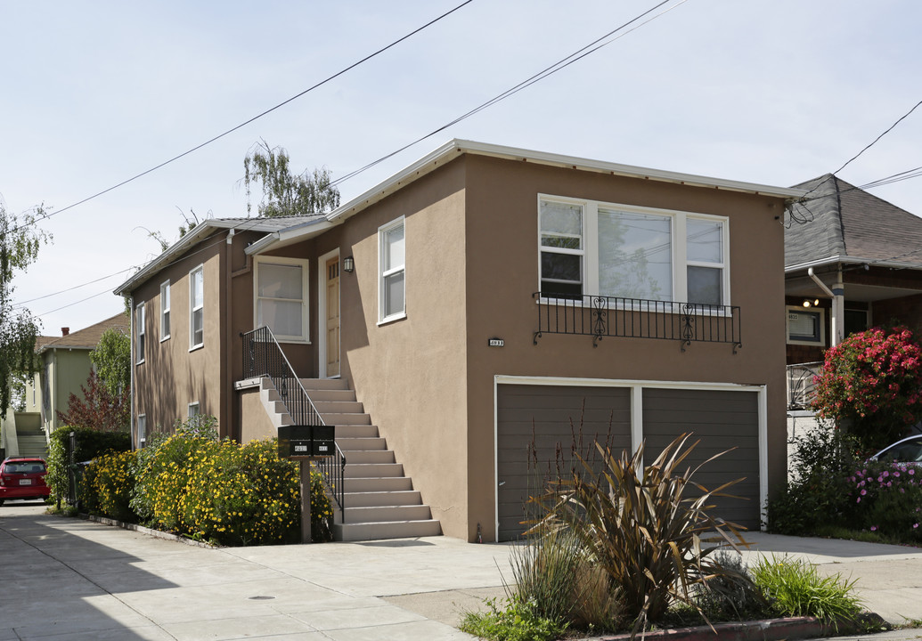 4833 Shafter Ave in Oakland, CA - Building Photo